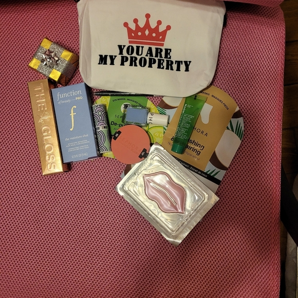 $35 Mystery Cosmetics/Beauty Case - Picture 3 of 8
